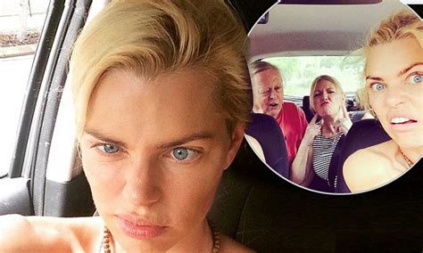 sophie monk pokes fun at no makeup selfies daily mail online