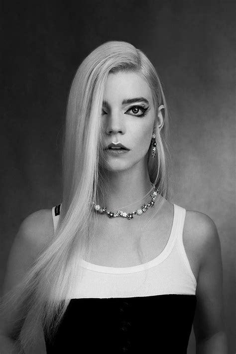 640x960 Anya Taylor Joy Monochrome 4k Iphone 4 Iphone 4s Hd 4k