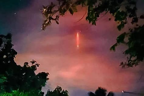 light pillars   sky  alarm  tamaulipas