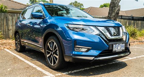 driven    nissan  trail ti rogue   top choice  compact suvs carscoops