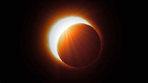 la antartica chilena vera en  el ultimo de los tres eclipses