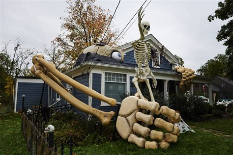 giant home depot skeleton  helping raise money  st jude