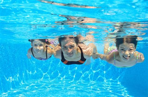 tips  swimming underwater  pictures