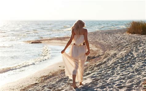 Wallpaper Blonde Girl Back View Walk On Beach Sea 2560x1600 Hd
