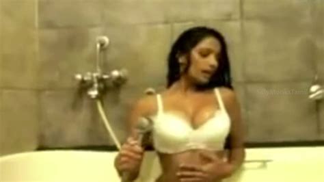 Poonam Pandey Sexy Shower Video Leaked Bathroom Youtube