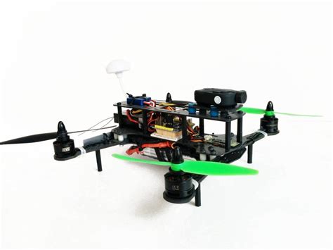 costruire  drone racing fpv  meno   drone quadcopter drone design fpv drone racing