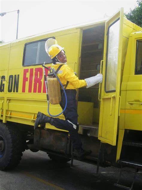 bvunzamutupo working  fire encourages fire fighters  follow