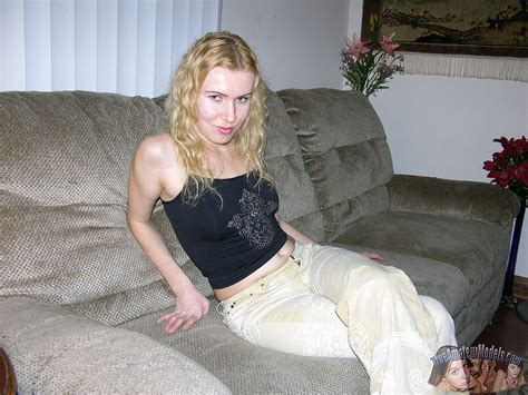 blondie enjoys a pummeling amateurporn photos