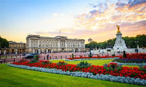 americans vote buckingham palace top landmark     uk maiden