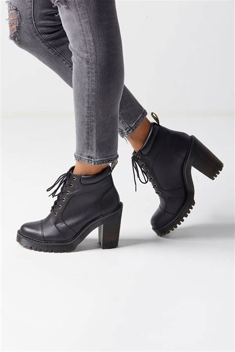 dr martens averil boot urban outfitters docmartensoutfits boots platform heels boots