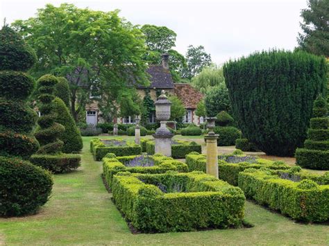 amazing topiary gardens google search topiary garden small garden english landscape garden