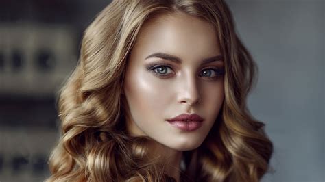 2560x1440 Beautiful Face Blonde Girl 4k 1440p Resolution