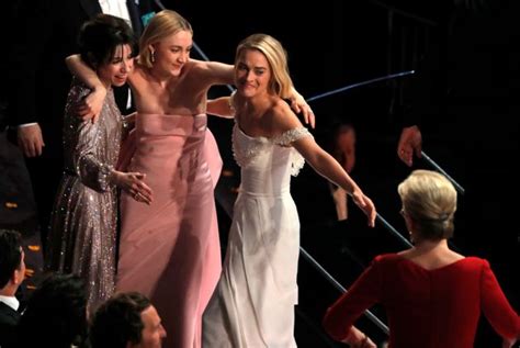 oscars 2018 best actress nominees share a group hug after frances mcdormand s win huffpost uk