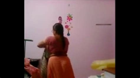 aunty removing saree and blouse xnxx