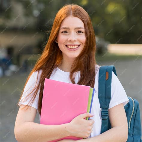 photo portrait  teenager happy     university