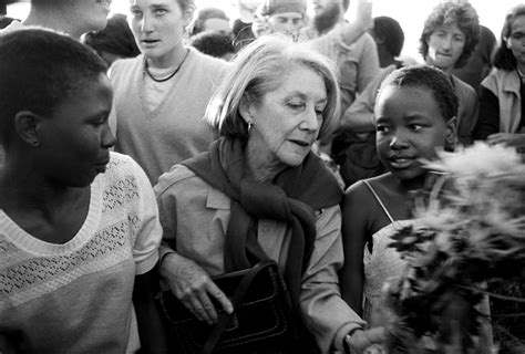 Nadine Gordimer Novelist Who Took On Apartheid Is Dead At 90 The