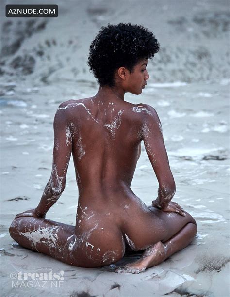 Ebonee Davis Shows Off Her Naked Body In A Various Poses