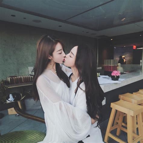Txttracy Instagram 「连体婴🤔」 Cute Lesbian Couples