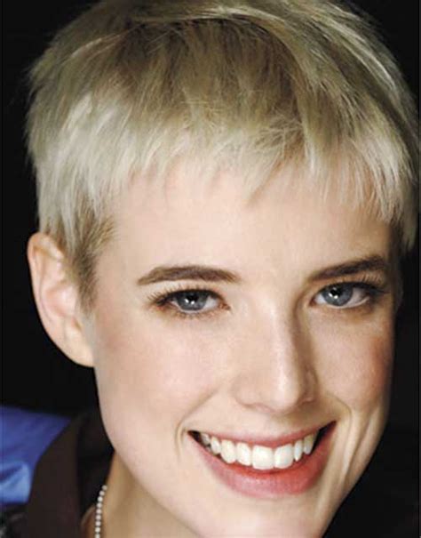 25 short hairstyles for fine hair to try this year the