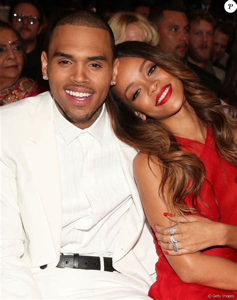 Chris Brown Comentou Na Foto De Rihanna Na Qual Ela Estava Vestida Com