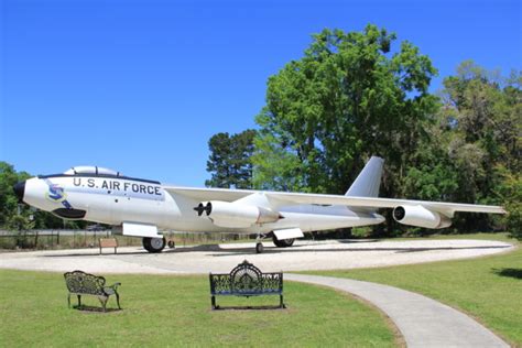 plan  visit    air force museum