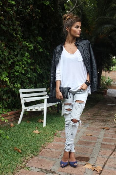 30 Ripped Jeans Outfit That Ll Make You Want To Wear Every