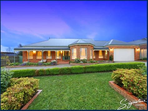 counithan place lysterfield vic  property details