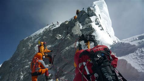 As Everest Melts Bodies Are Emerging From The Ice The New York Times