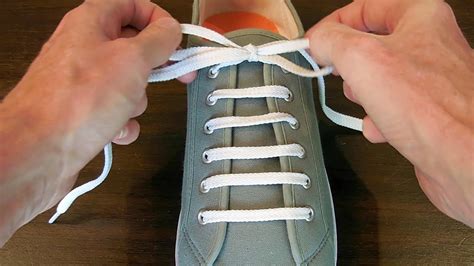 tying  shoelaces  wrong  yertiz