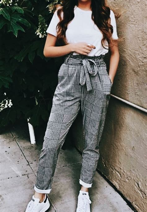 Street Look Ootd Summer Outfit Fashion Trend For Women Grey Trouser