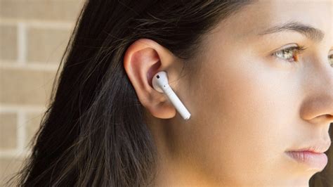 wearing earbud headphones increase bacteria   ears  lead  hearing loss klbk