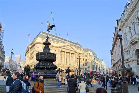 piccadilly circus london england attractions lonely planet