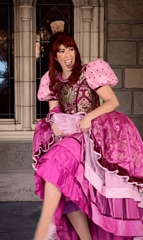 Cinderella S Wicked Stepsisters Go Viral After Guest Gives Them New