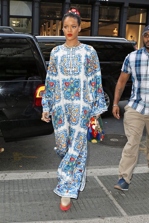 Rihanna Wears Kimono In La Rihanna Fashion And Style Photos
