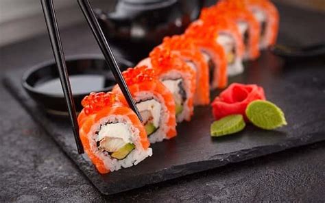 eat sushi    find nearby