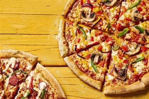 black friday dominos deal    large pizzas  p