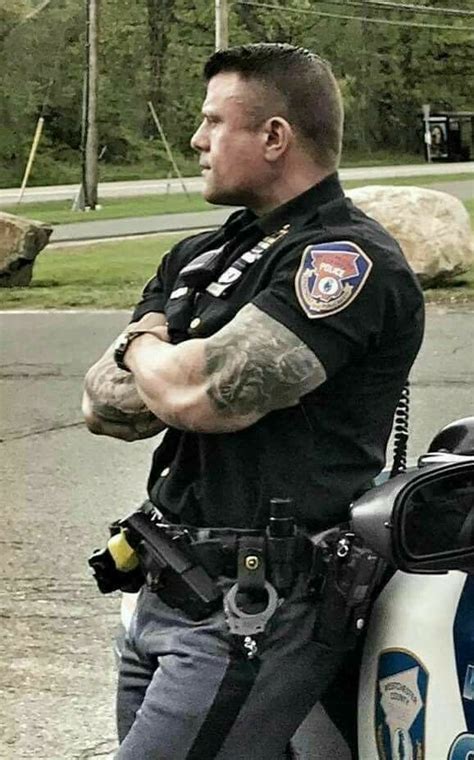 Pin By Roger Leggett On Police Officer Men In Uniform Hot Cops
