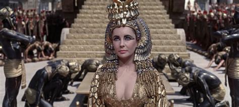 1963 Look Back Liz Taylor S 10 Best Looks From Cleopatra