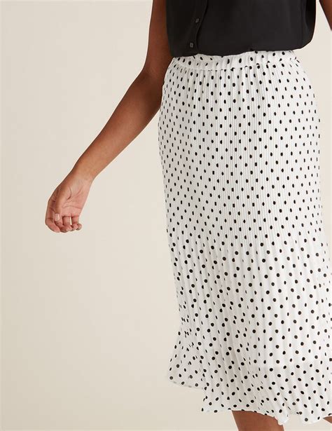 Marks And Spencer Is Selling A Gorgeous Polka Dot Midi Skirt And We