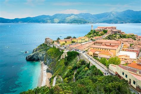 plan  perfect romantic getaway  tuscany