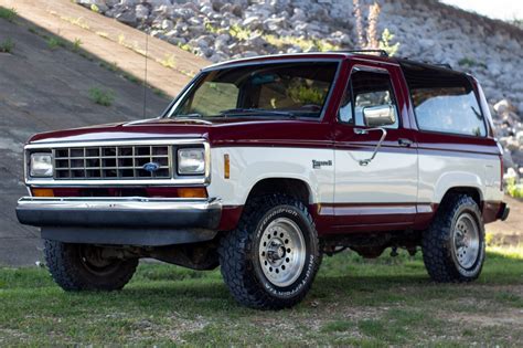 reserve  ford bronco ii xlt   speed  sale  bat auctions sold