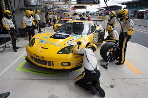 corvette racing chassis    le mans test