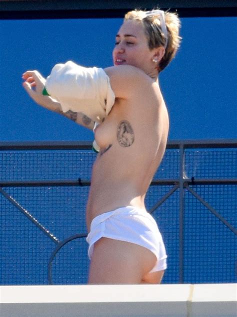 Naked Miley Cyrus In Topless On A Hotel Balcony In Sydney