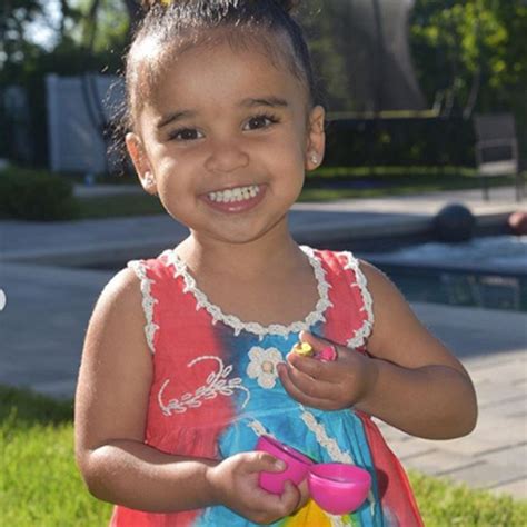rob kardashian s daughter dream hunts for easter eggs in this adorable