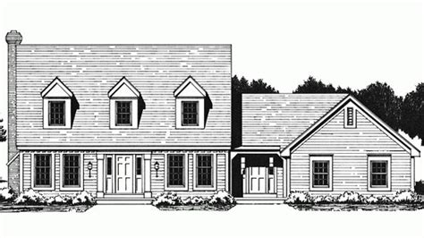 colonial style house plan  beds  baths  sqft plan   cape  style house