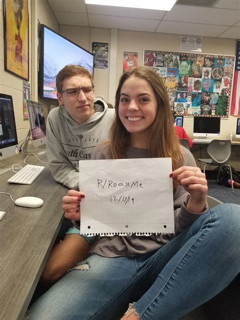 18 Year Old Senior In Highschool Thinks She Cant Get Roasted Roastme