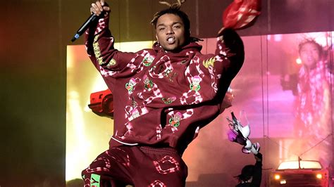swae lees sweatsuit     good size gq middle east