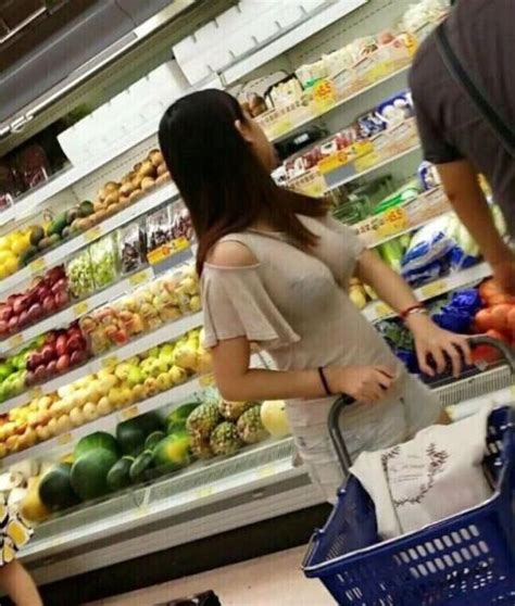 Hot Women Have To Go To The Grocery Store Just Like The Rest Of Us 45