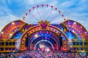 tomorrowland   festival  wow style