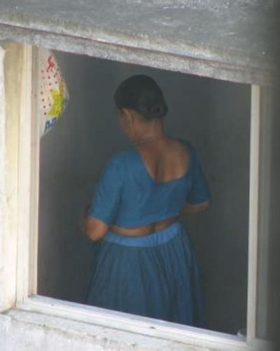 Spicy Desi Kaamwali Maid Aunties Hot Stills Gallery 1 Mallu Joy